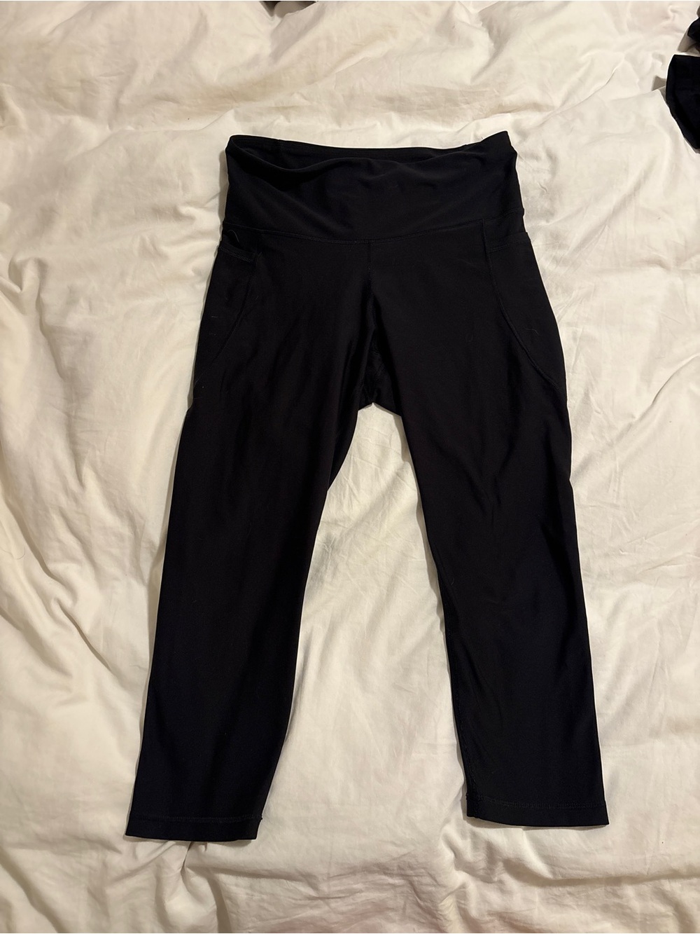 Old Navy Powersoft High Waisted Side Pocket Cropped Leggings